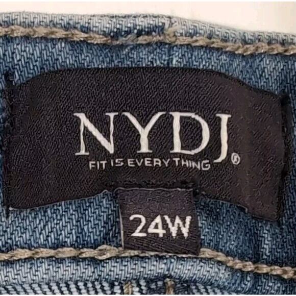 NYDJ Classic Blue Jean Shorts - Picture 4 of 14